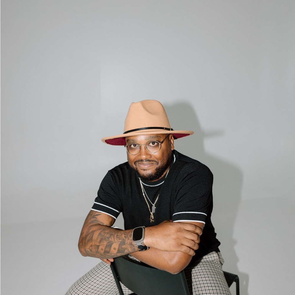 Meet your Posher, Clark